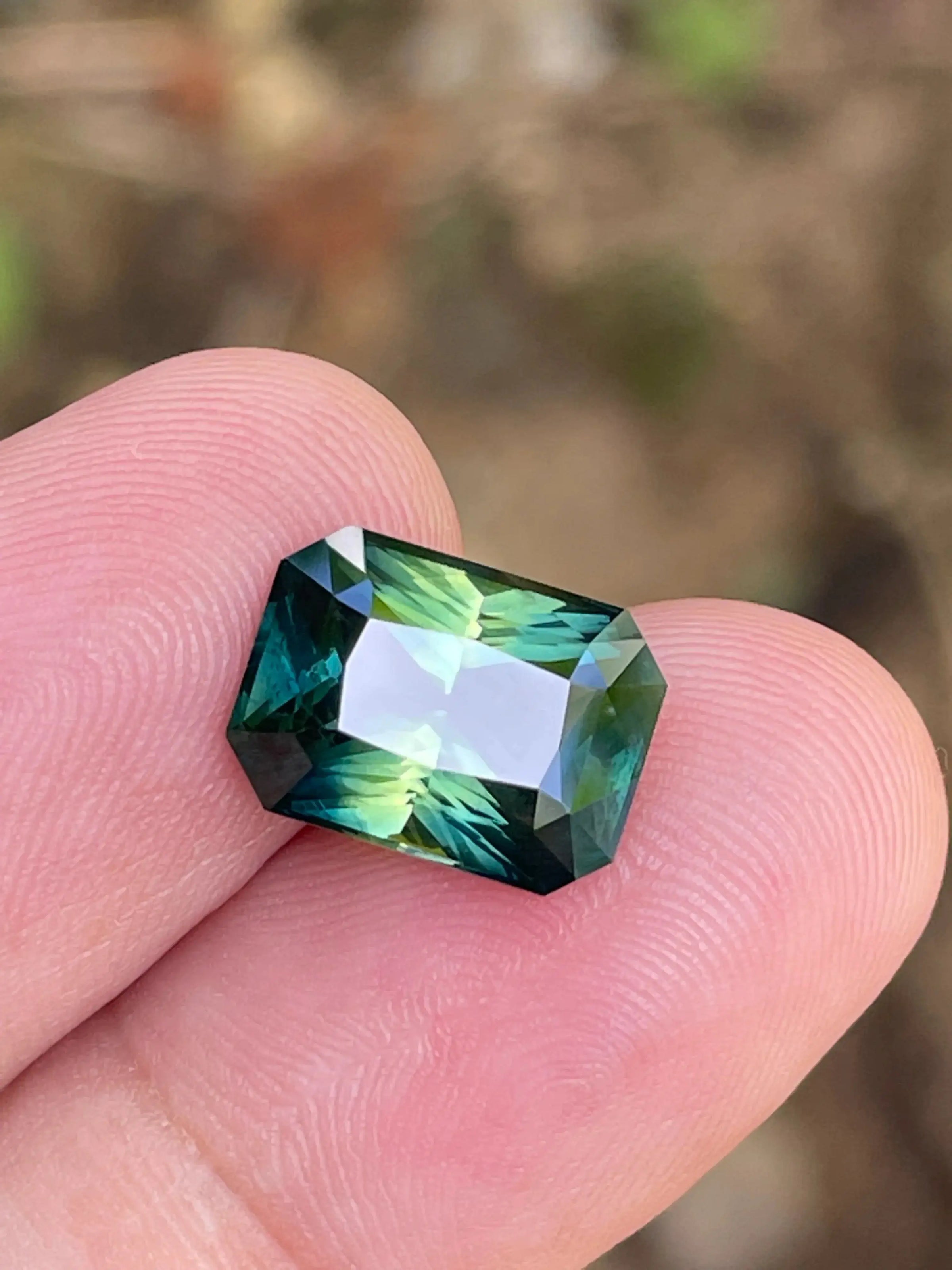 Natural Bi-Color Parti Sapphire with unique green and yellow color zoning, ethically sourced from Sri Lanka - Crystal Gem & Jewelry