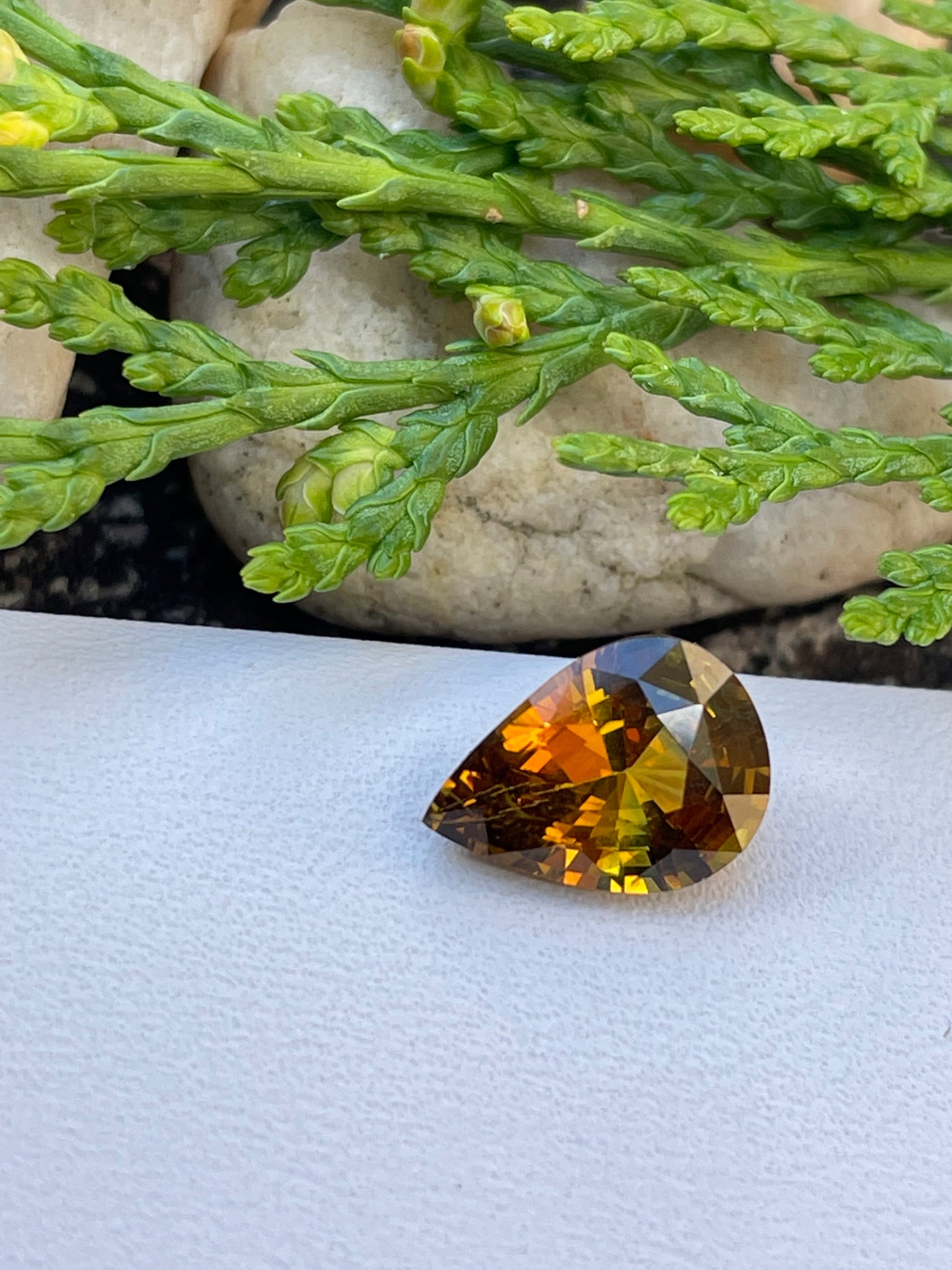 ORANGE SAPPHIRE