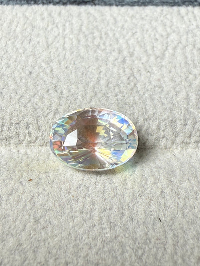 SUPER RARE RAINBOW MOONSTONE • 3.5 CT