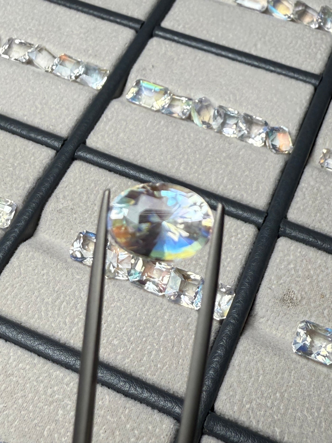 SUPER RARE RAINBOW MOONSTONE • 3.5 CT