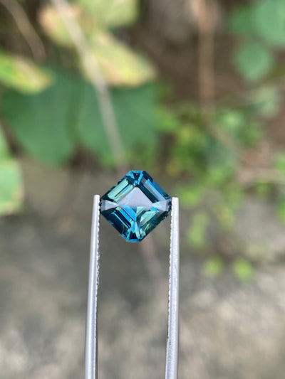 Teal Sapphire - 2.5CT - Round Brilliant    - 8.2 x7.8x5.9mm - Madagascar