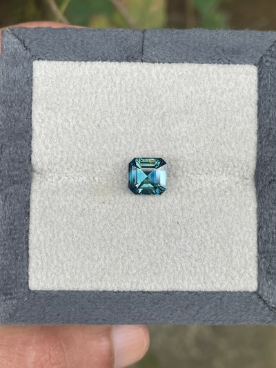 Teal Sapphire - 2.5CT - Round Brilliant    - 8.2 x7.8x5.9mm - Madagascar