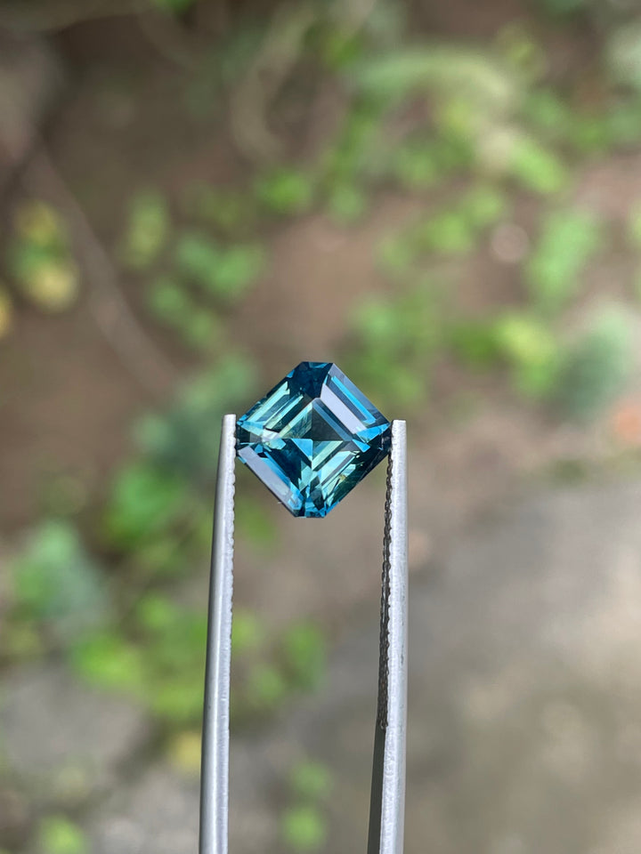 39E8F559-0BA9-4B0A-85EC-BC6263CA46E4 - CRYSTAL GEM