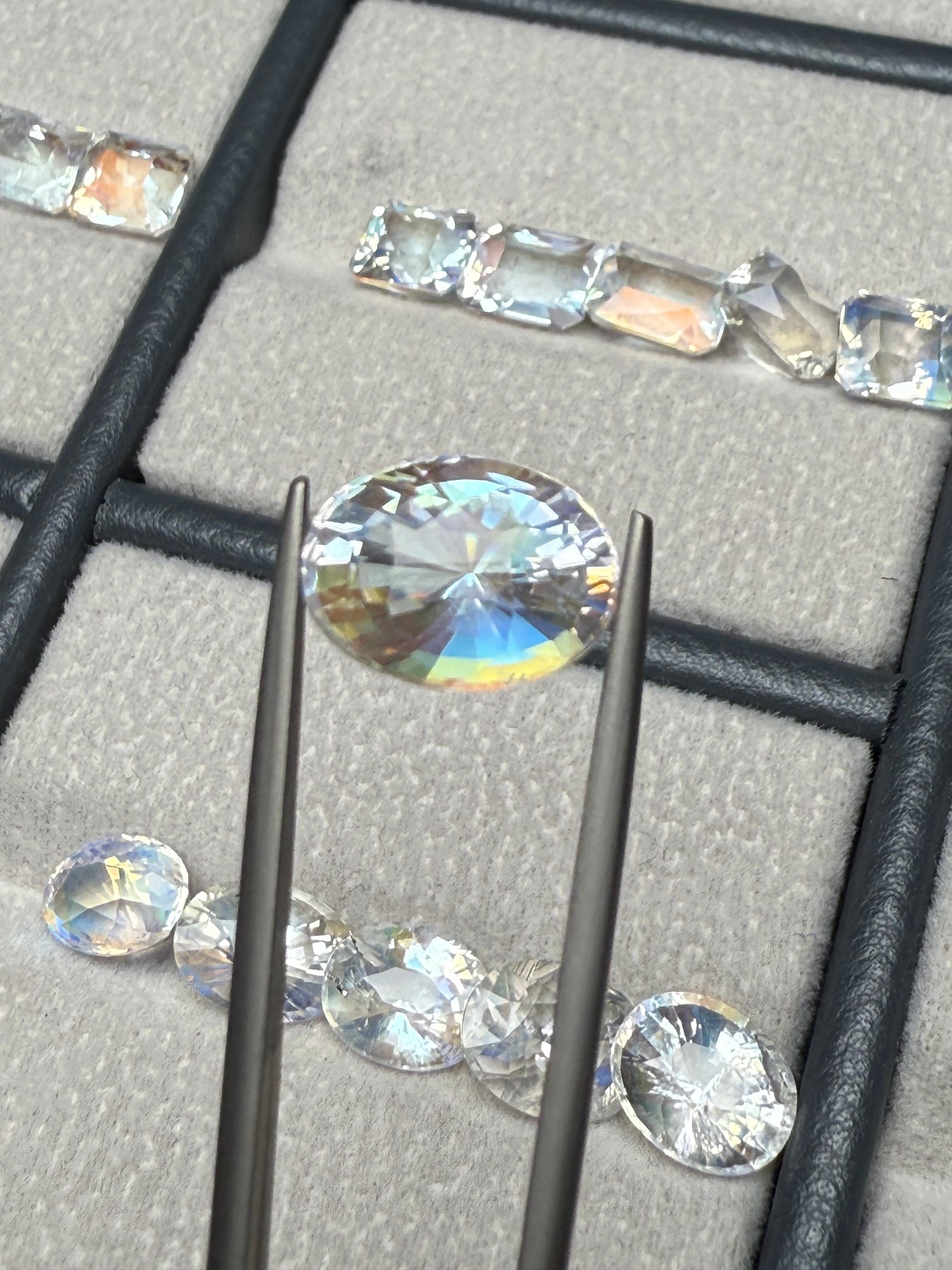 SUPER RARE RAINBOW MOONSTONE • 3.5 CT