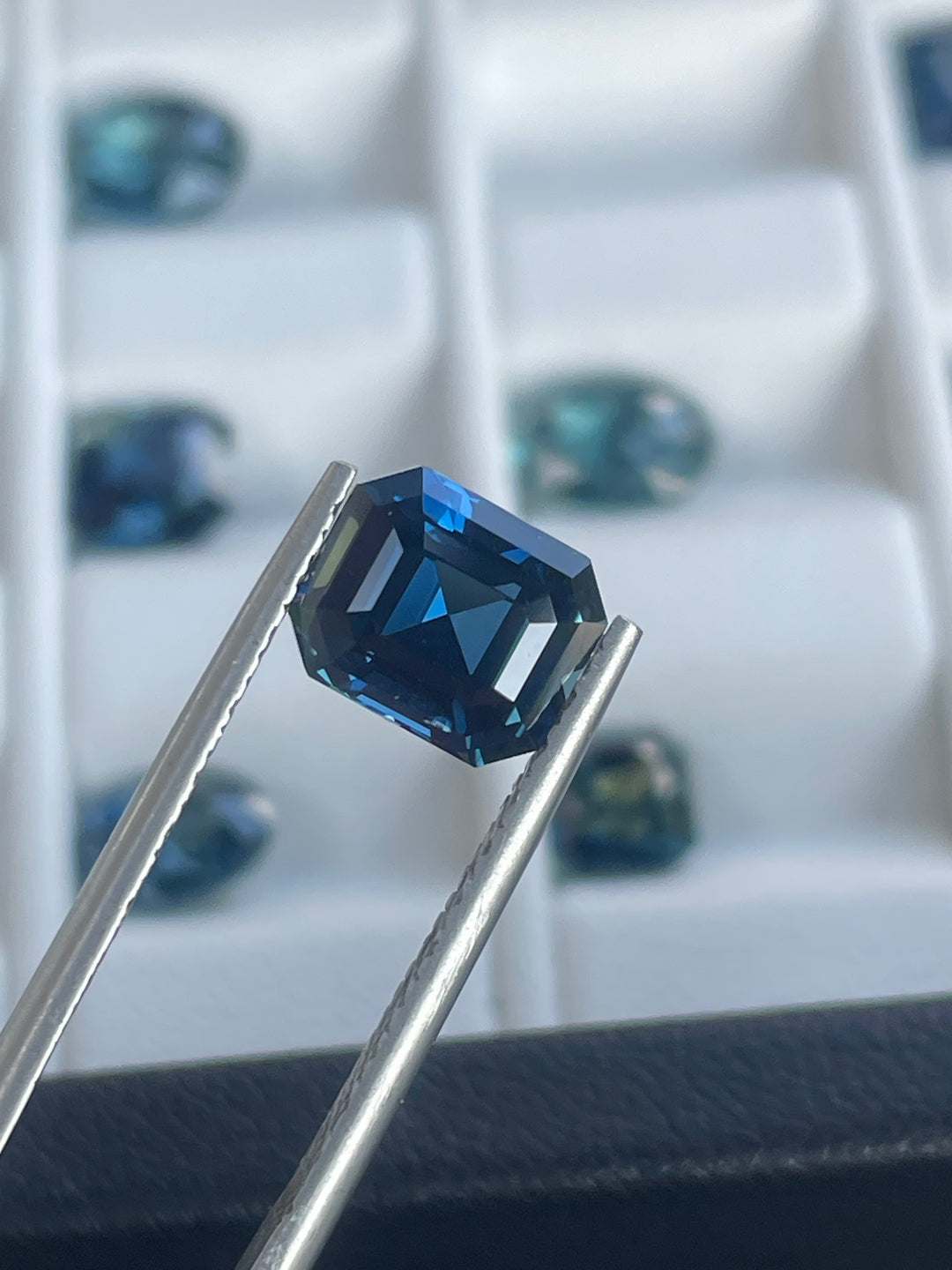 63E6B672-E8E1-4601-B2AB-5096573537C1 - CRYSTAL GEM