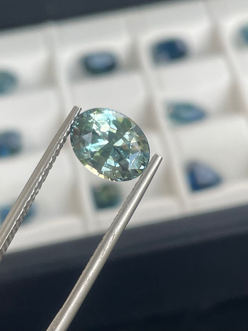 676D95A3-AA57-4D9F-8FEF-E81ADBA6250C - CRYSTAL GEM