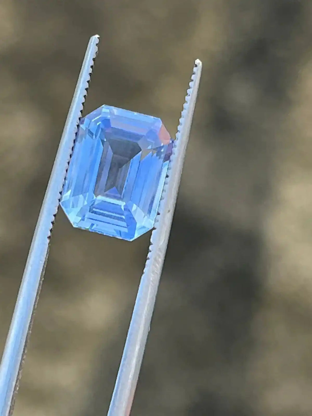 BLUE SAPPHIRE - 4 CT  