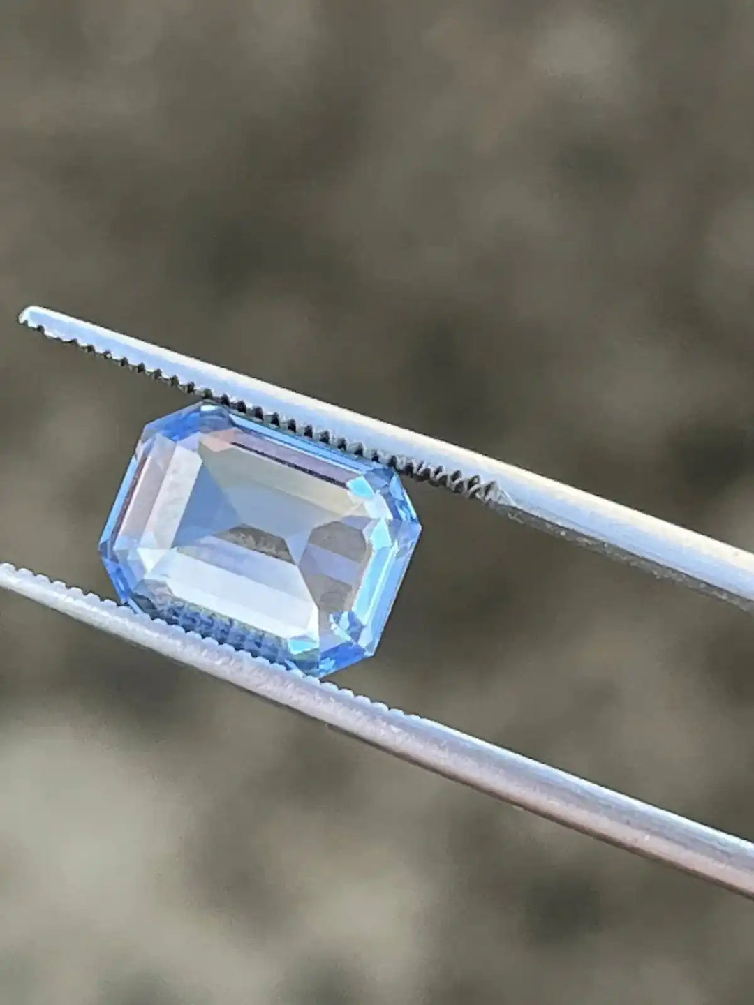 BLUE SAPPHIRE - 4 CT  