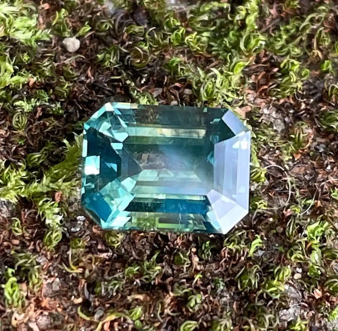 BiColor Sapphire 3.09 Ct  GEMSTONES