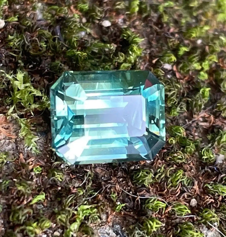 BiColor Sapphire 3.09 Ct  GEMSTONES