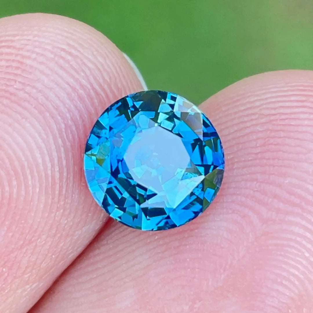 Blue Sapphire 2.52 Ct 2.52 Ct / Greenish Blue / Natural Corundum Sapphire GEMSTONES