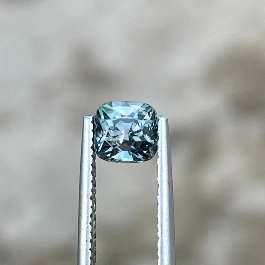 Color Change Sapphire l 1.39 Ct 1.39 CT / Color Change / Natural Corundum Sapphire GEMSTONES