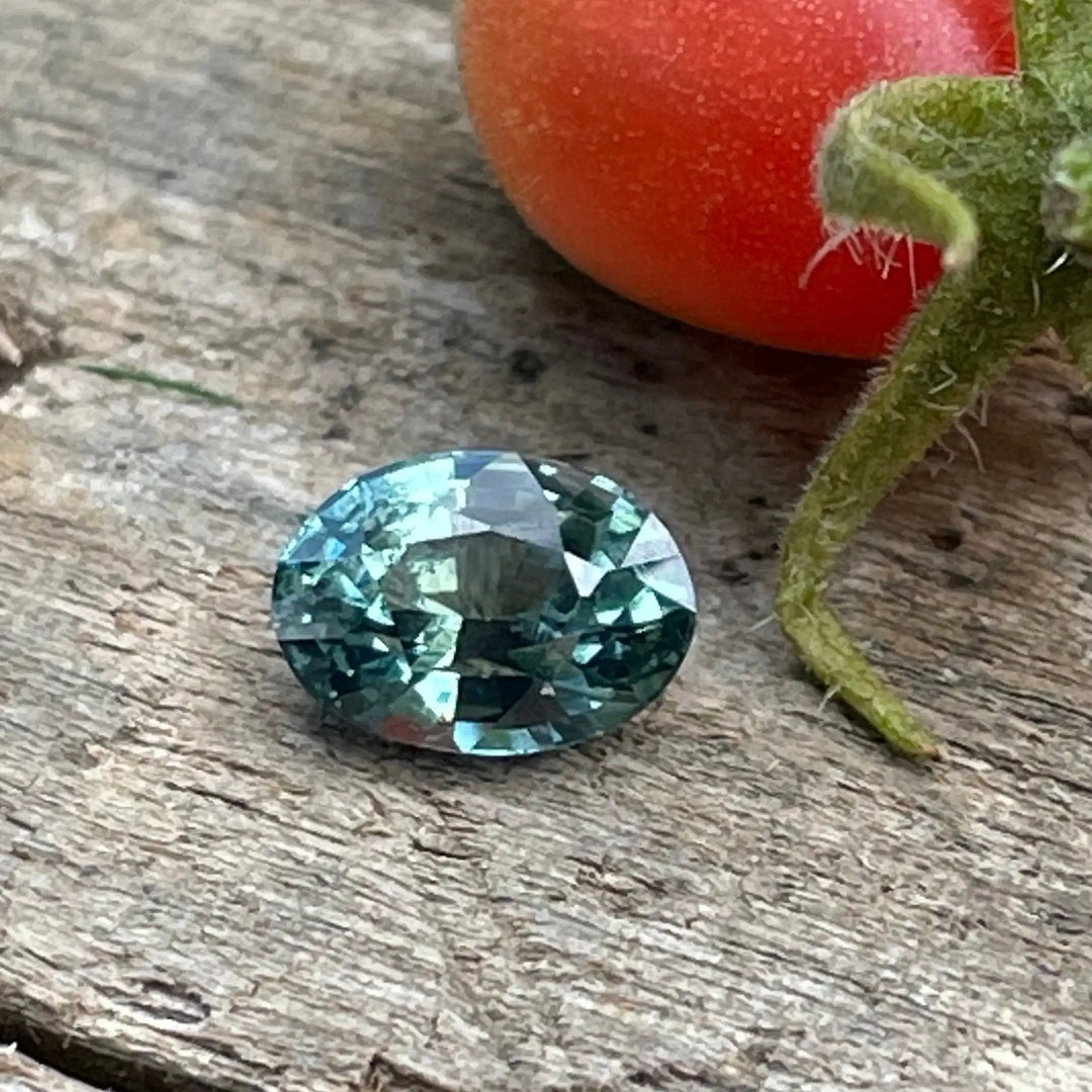 Green Sapphire 0.98 Ct 0.98 Ct / Green / Natural Corundum Sapphire GEMSTONES