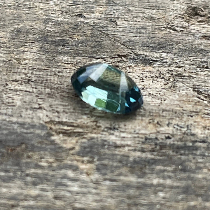 Green Sapphire 0.98 Ct  GEMSTONES