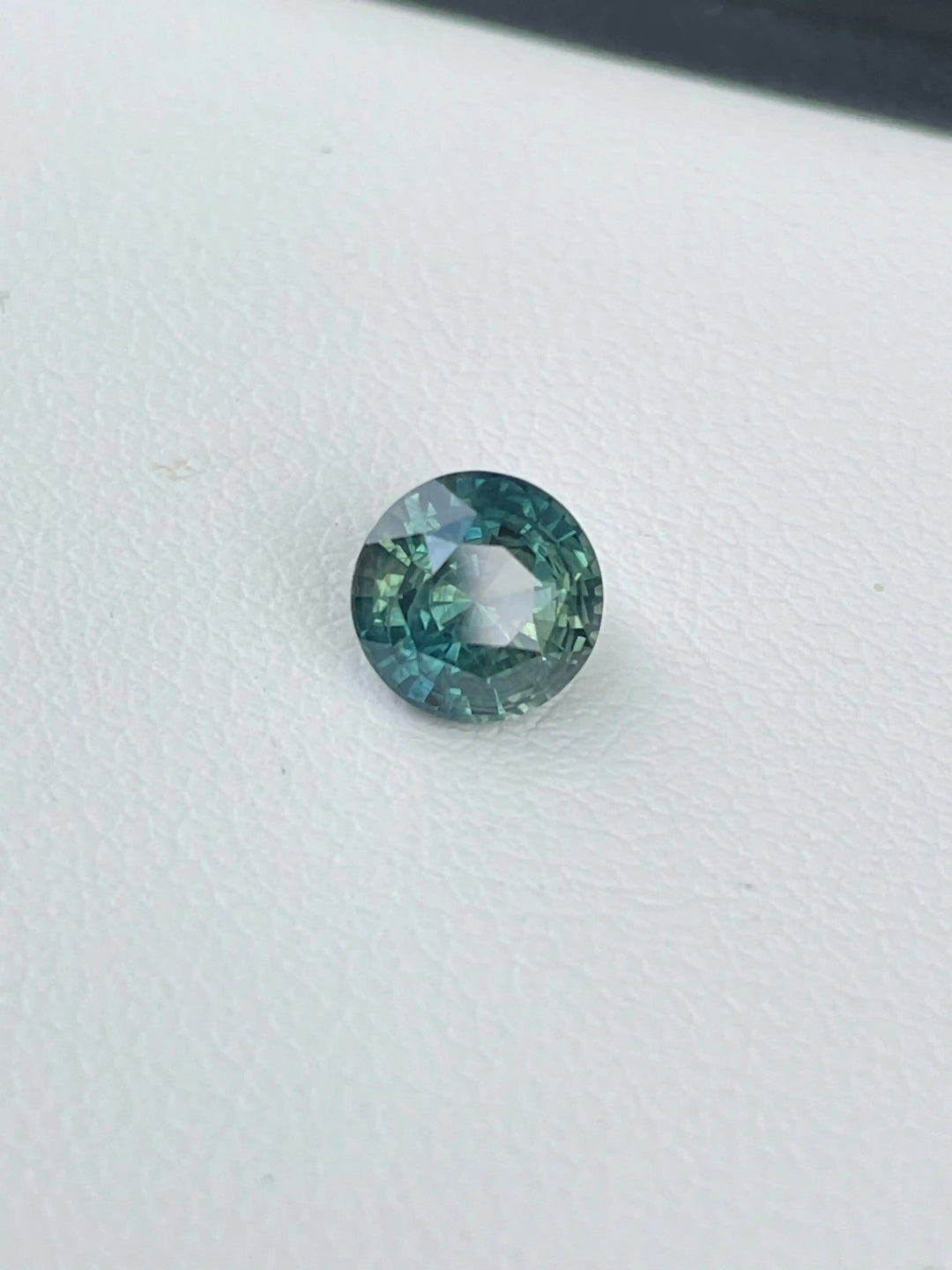 Green Sapphire  1.65 CT  