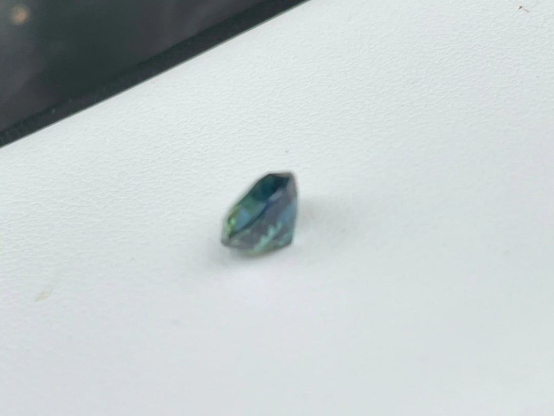 Green Sapphire  1.65 CT  