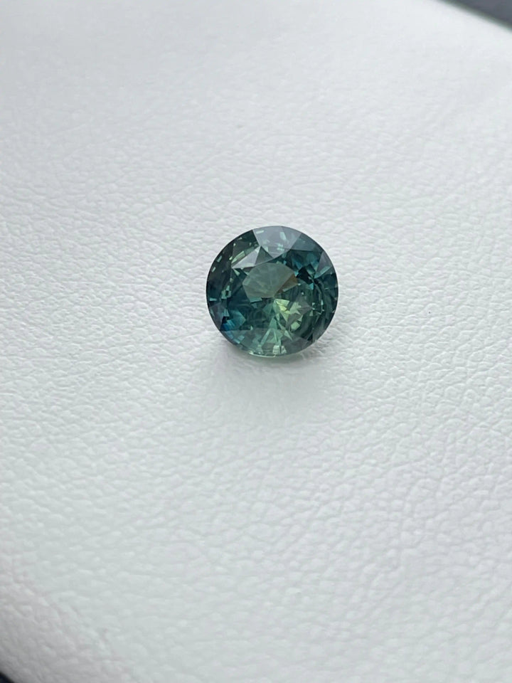 Green Sapphire   1.91 CT  