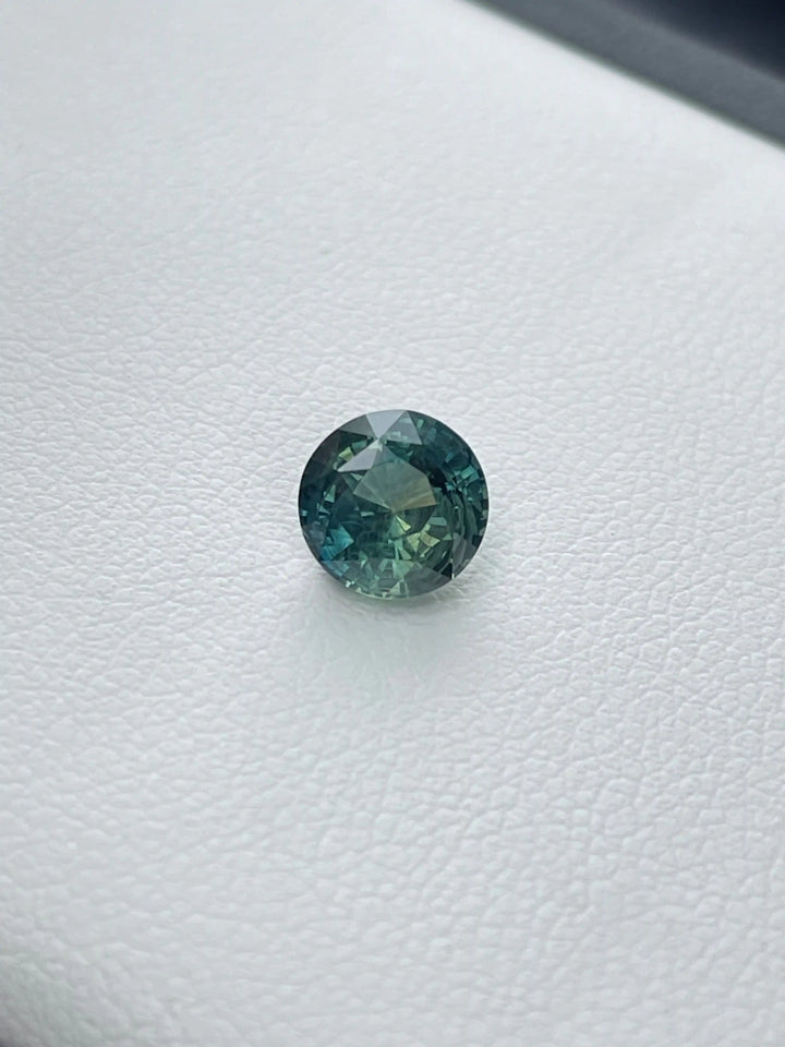 Green Sapphire   1.91 CT  