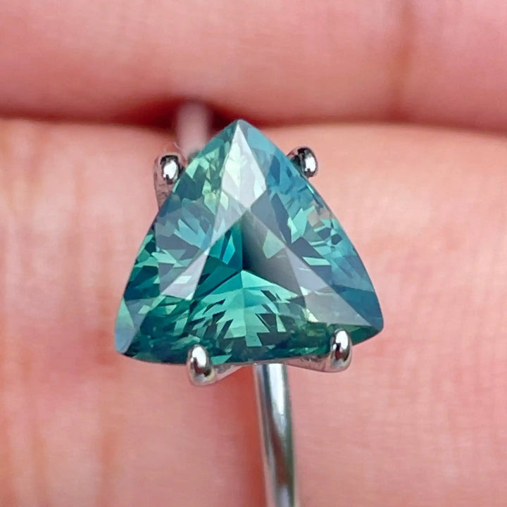 Green Sapphire 2.5 Ct 2.5 Ct / Green / Natural Corundum Sapphire GEMSTONES