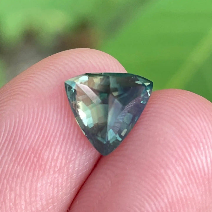 Green Sapphire 2.5 Ct  GEMSTONES