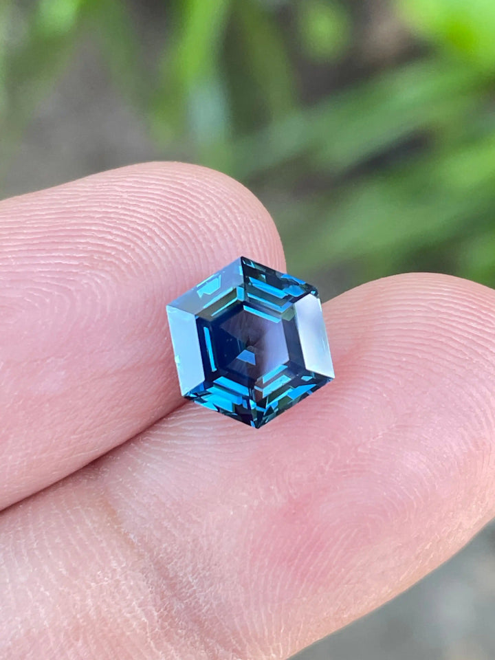 Greenish Blue Sapphire | 3.09CT  GEMSTONES