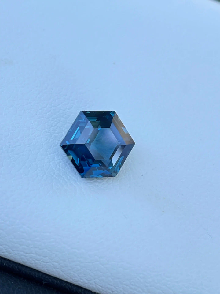 Greenish Blue Sapphire | 3.09CT  GEMSTONES