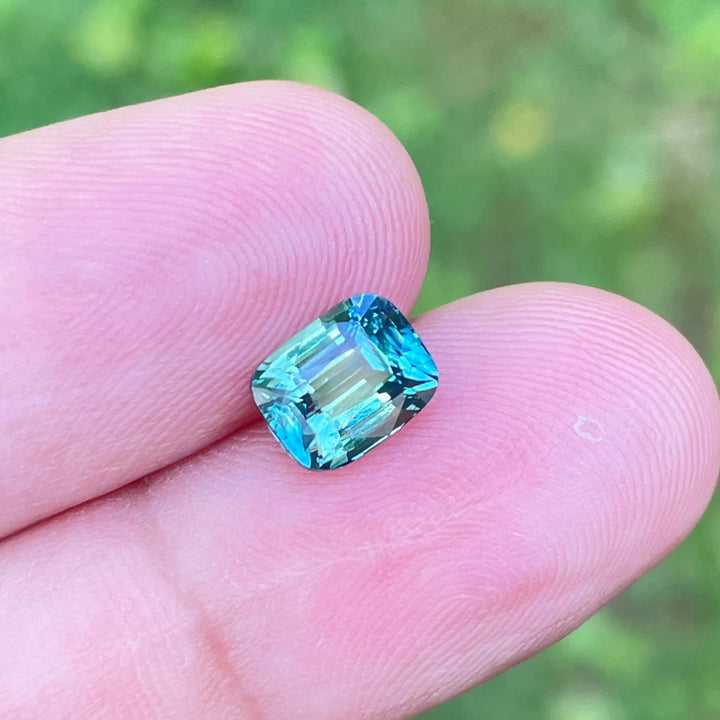 Natural Fine Teal Sapphire l 2.02 CT  GEMSTONES