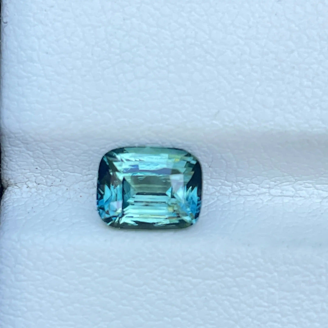 Natural Fine Teal Sapphire l 2.02 CT  GEMSTONES