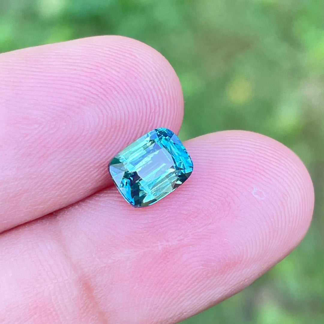 Natural Fine Teal Sapphire l 2.02 CT  GEMSTONES