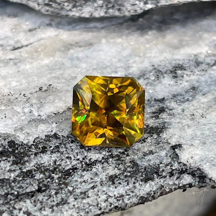 Natural Sphene - 2.92 CT  GEMSTONES