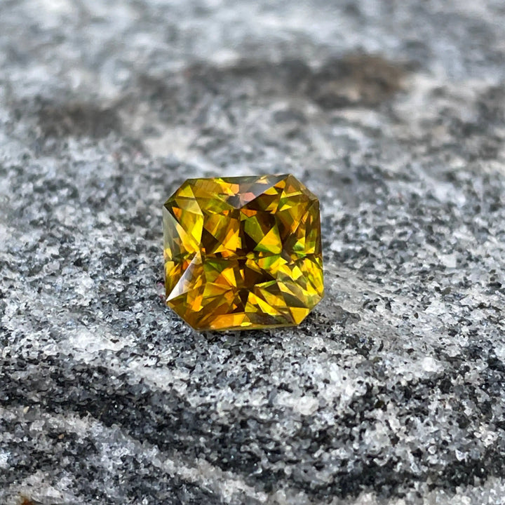 Natural Sphene - 2.92 CT  GEMSTONES