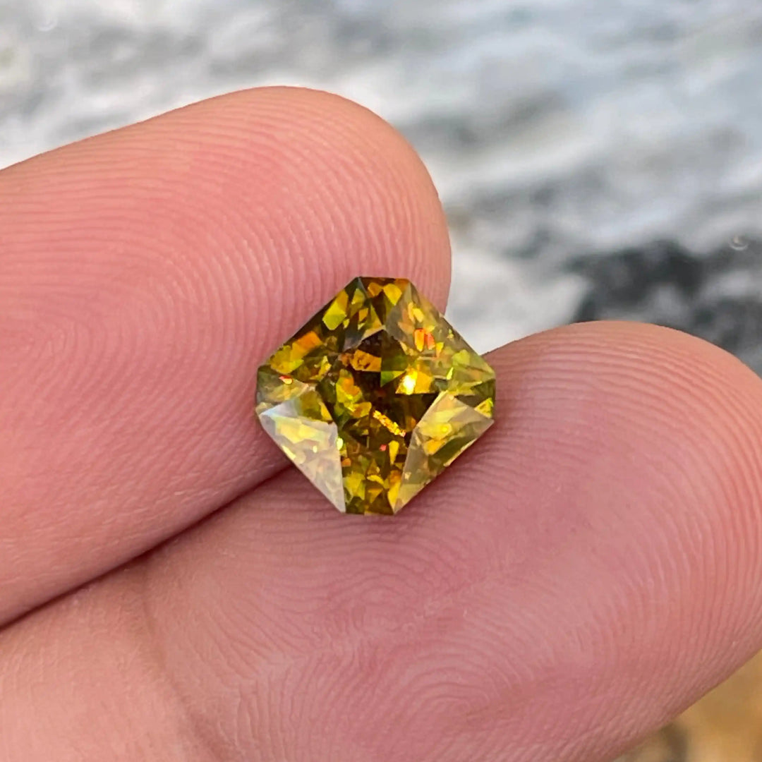 Natural Sphene - 2.92 CT  GEMSTONES