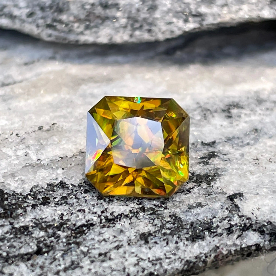 Natural Sphene - 2.92 CT  GEMSTONES