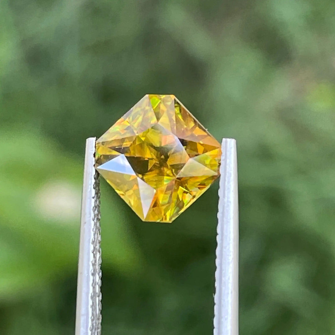 Natural Sphene - 2.92 CT  GEMSTONES