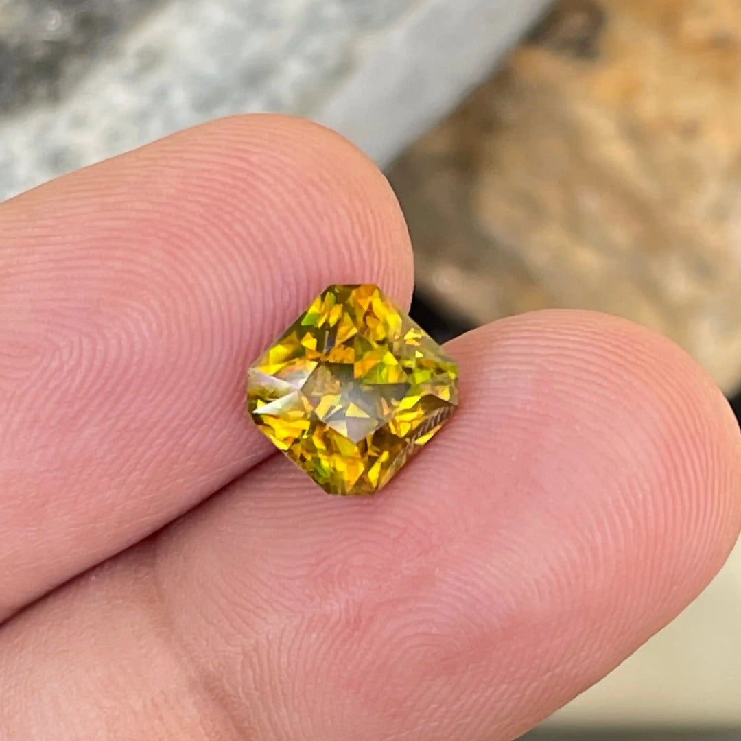 Natural Sphene - 2.92 CT  GEMSTONES
