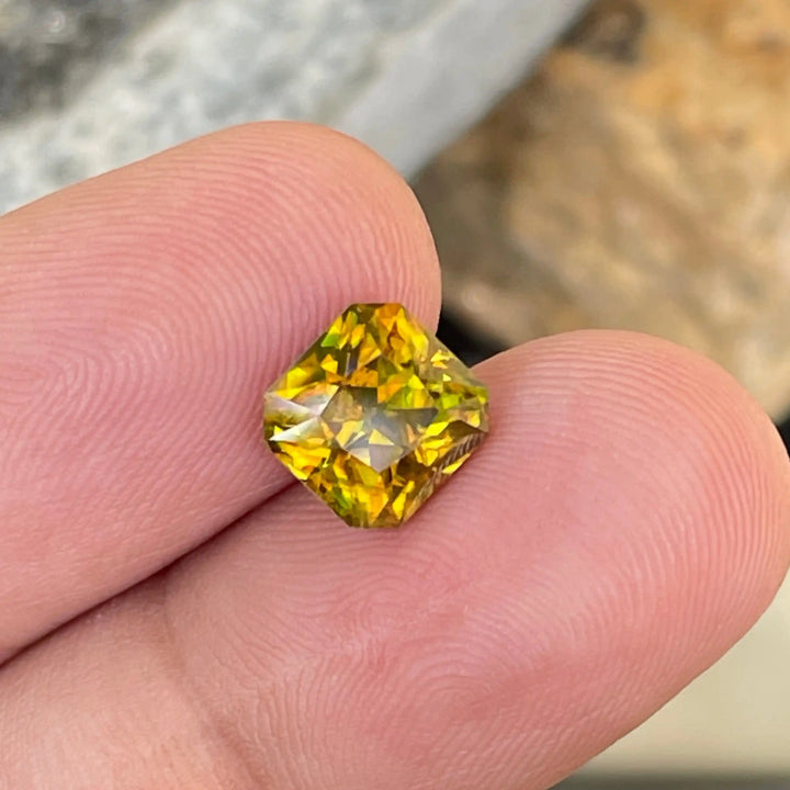 Natural Sphene - 2.92 CT  GEMSTONES