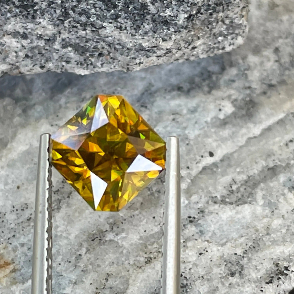 Natural Sphene - 2.92 CT  GEMSTONES