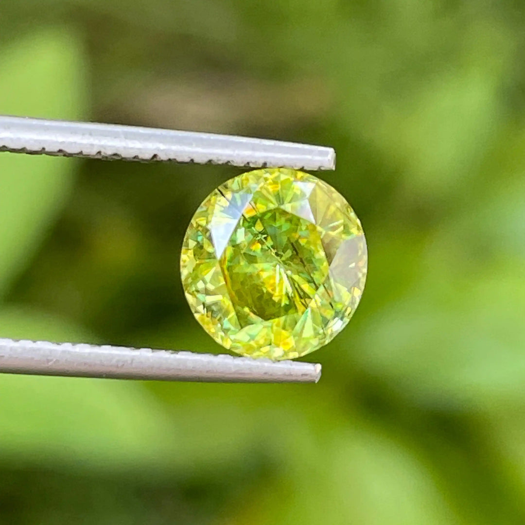 Natural Sphene l 2.1 CT  GEMSTONES