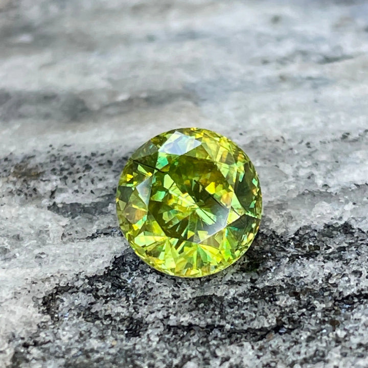 Natural Sphene l 2.1 CT  GEMSTONES