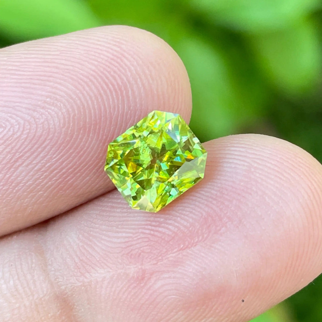 Natural Sphene l 2.85 CT  GEMSTONES