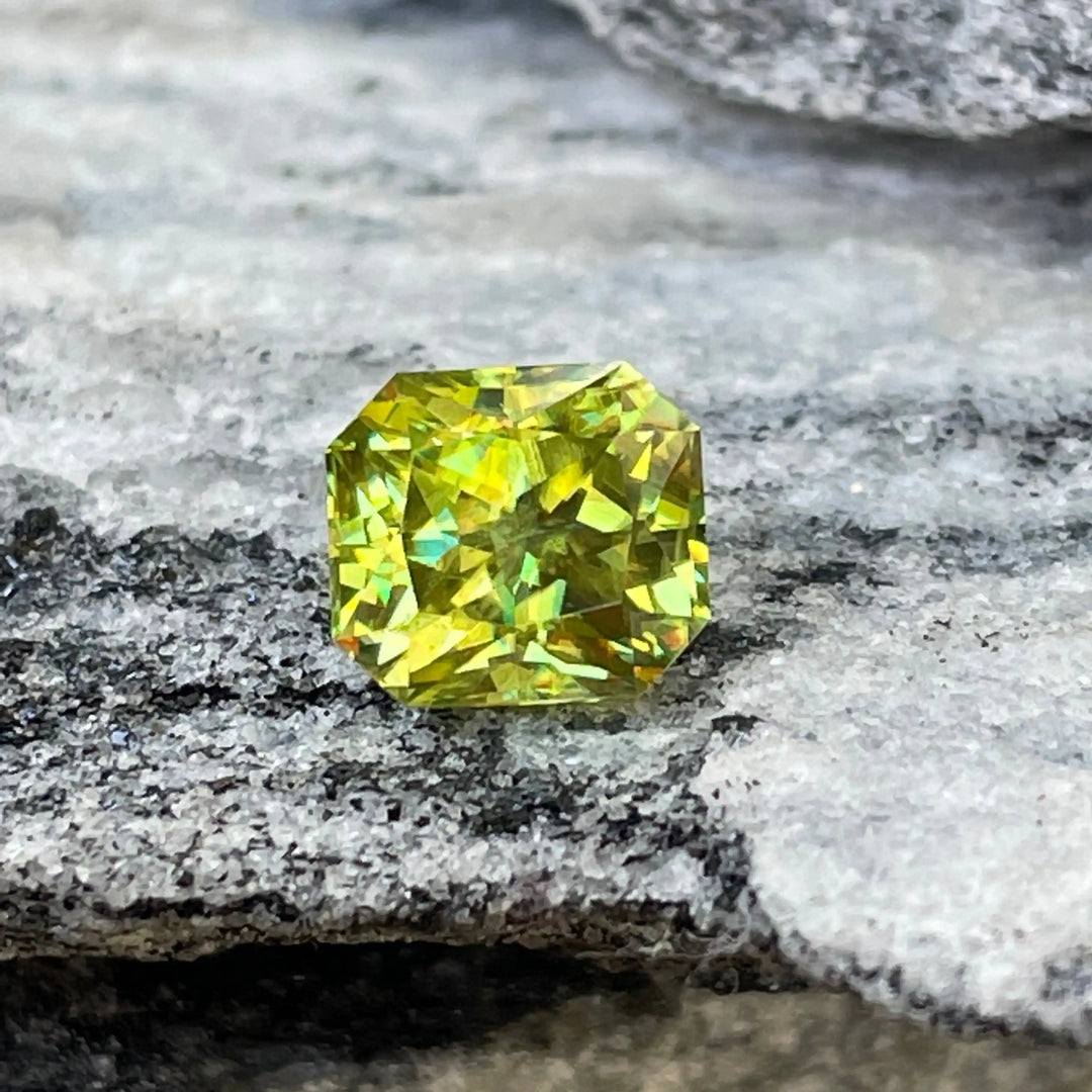 Natural Sphene l 2.85 CT  GEMSTONES