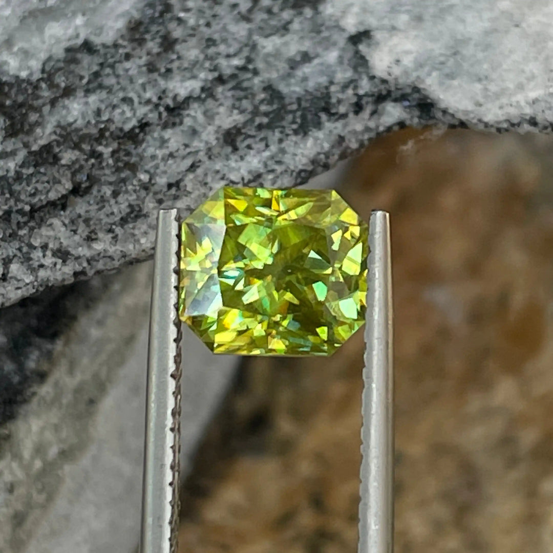 Natural Sphene l 2.85 CT  GEMSTONES