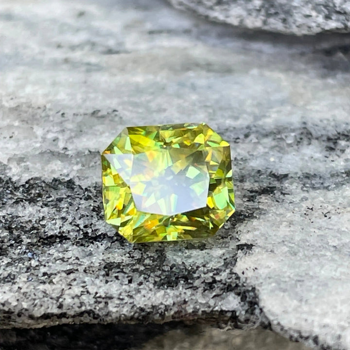 Natural Sphene l 2.85 CT  GEMSTONES