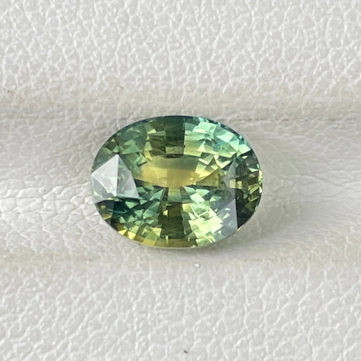 PARTI SAPPHIRE 2.06 CT 2.06 CT / BLUE l YELLOW l GREEN / Natural Corundum Sapphire GEMSTONES