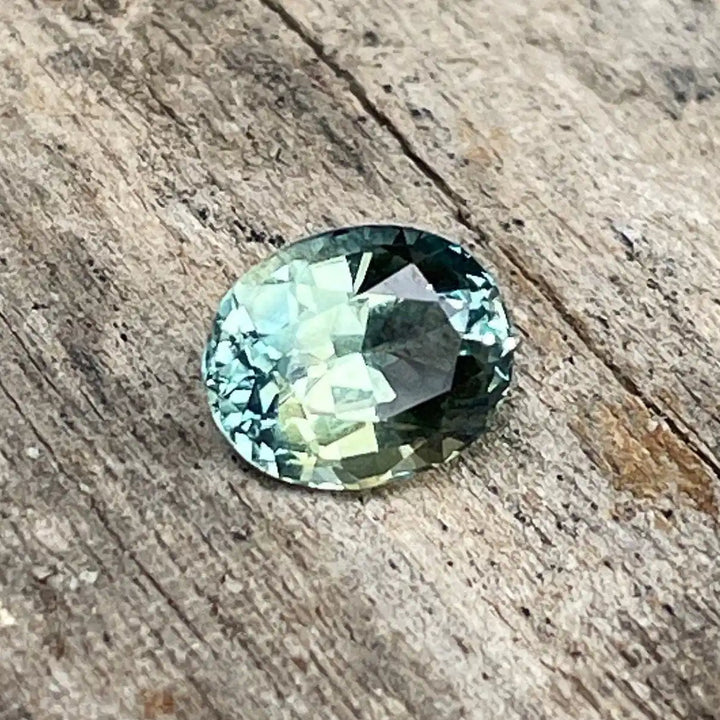Parti Sapphire 1.20 Ct 1.20 Ct / Yellow l Green / Natural Corundum Sapphire GEMSTONES