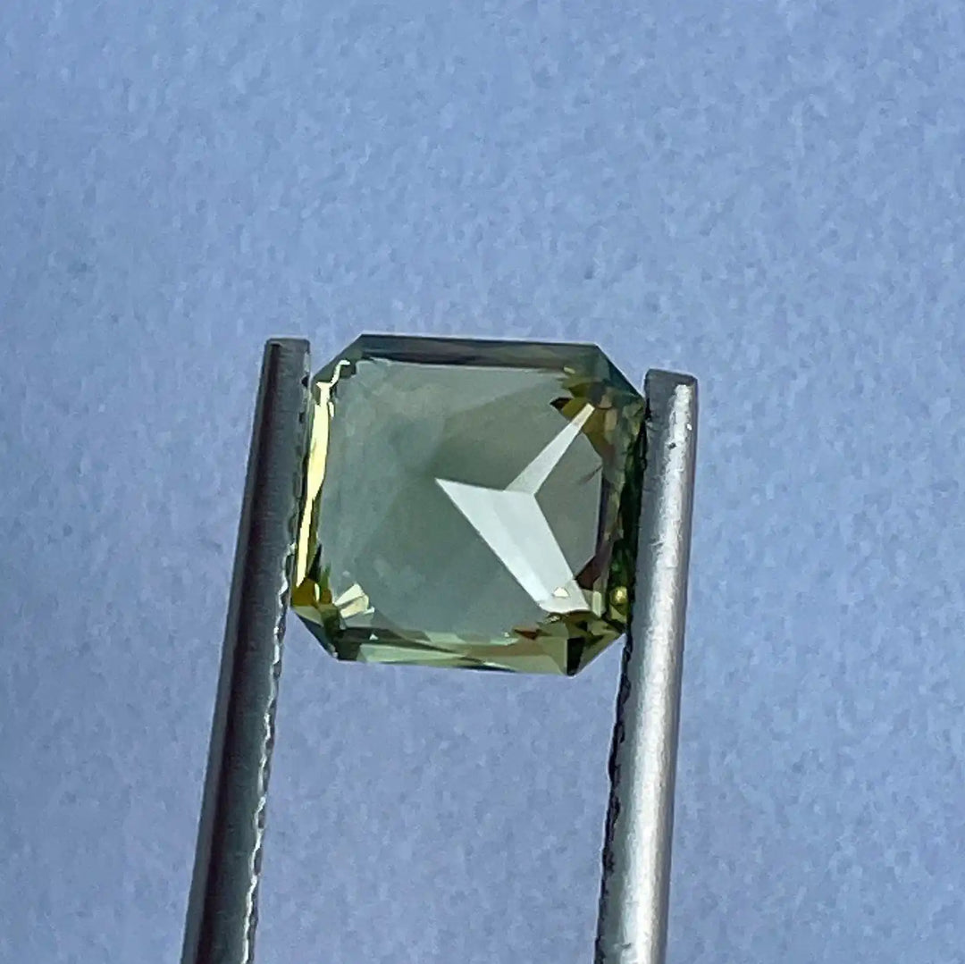 Parti Sapphire  2.29 Ct  GEMSTONES