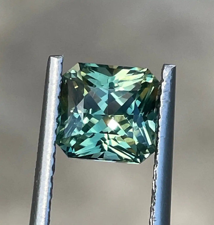 Parti Sapphire  2.29 Ct  GEMSTONES