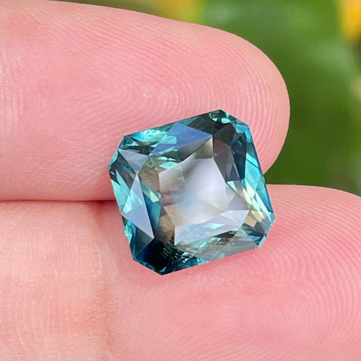 Parti Sapphire 9.05 CT  GEMSTONES
