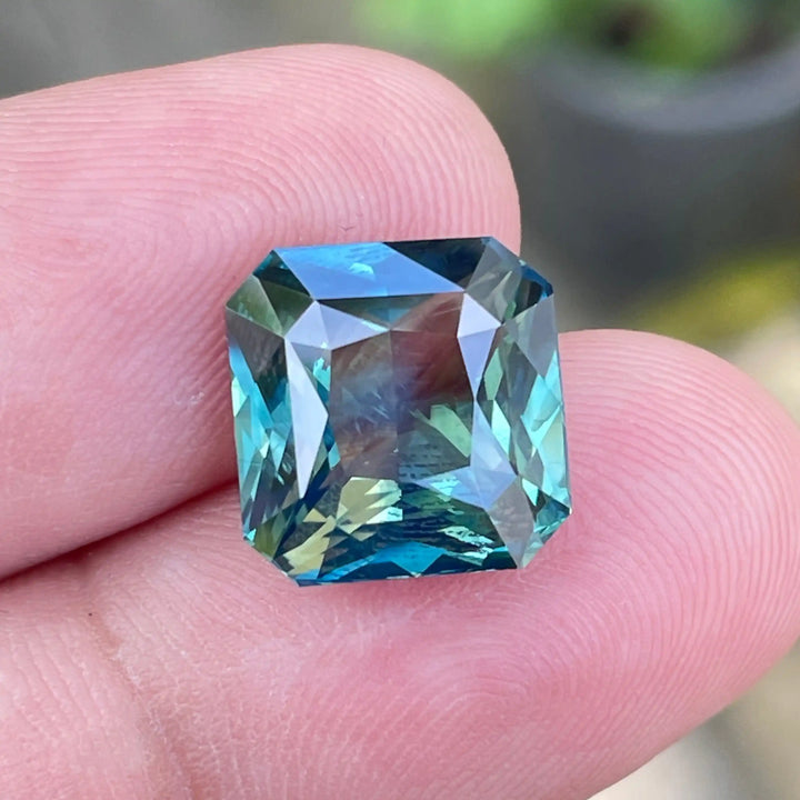 Parti Sapphire 9.05 CT  GEMSTONES