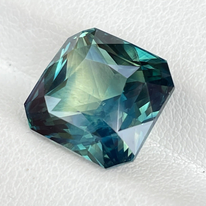Parti Sapphire 9.05 CT  GEMSTONES